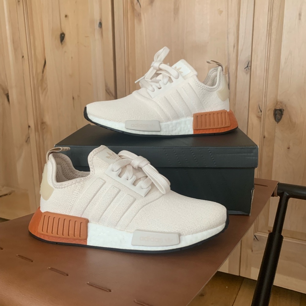 NWT ADIDAS NMD_R1 W - CHALK WHITE/ CHALK WHITE/ TECH COPPER